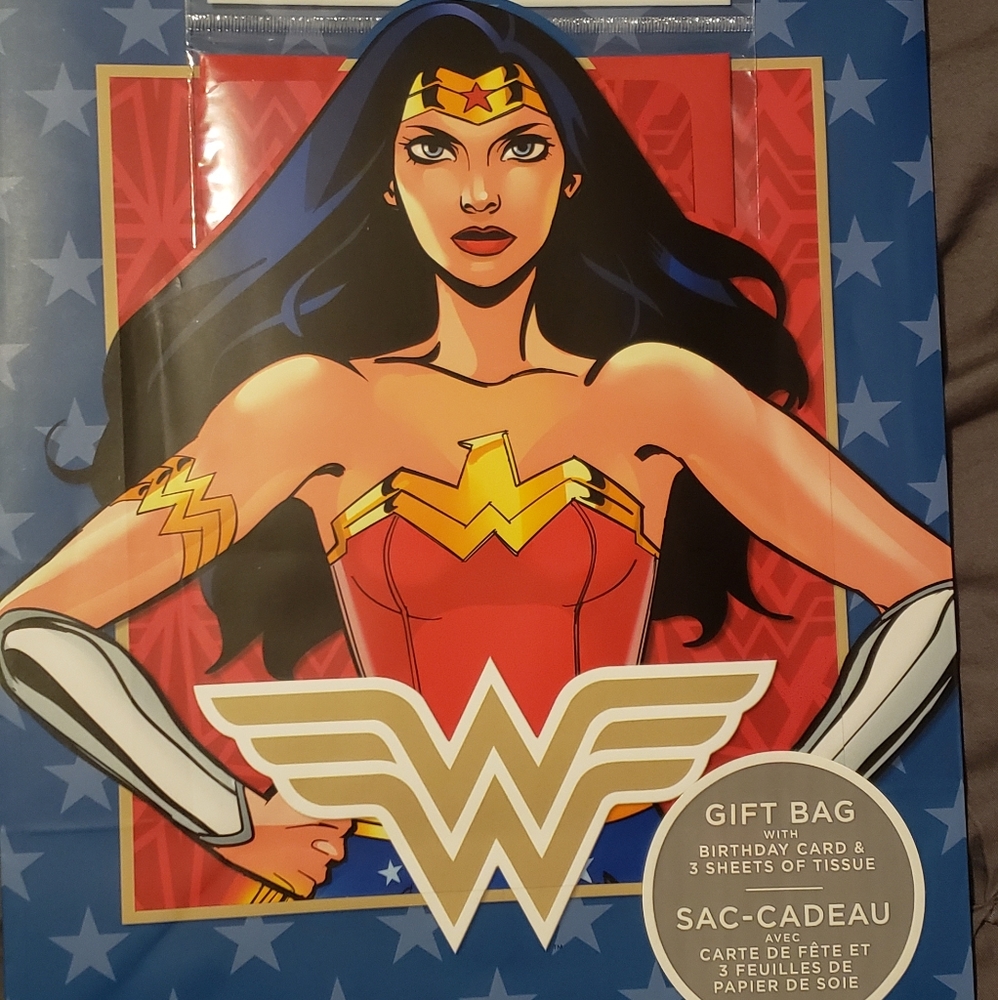 Wonder woman gift bag